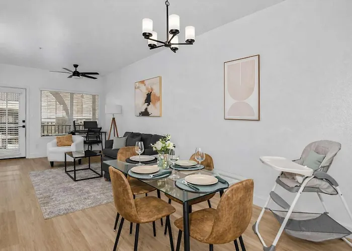 Desert Escape 2 Bedroom W Pool Gym&pickleball * Scottsdale
