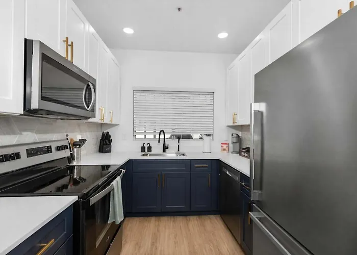 Desert Escape 2 Bedroom W Pool Gym&pickleball Apartment